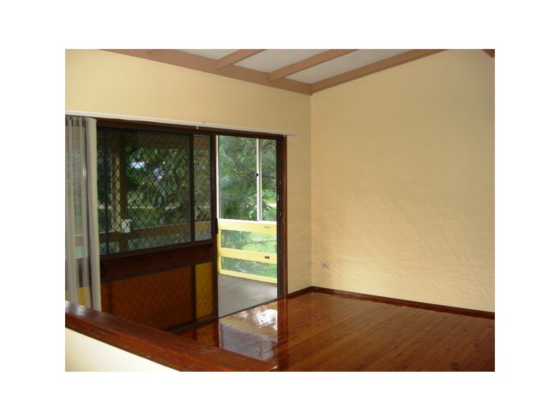 22 Pine Avenue, Lamb Island QLD 4184