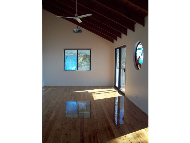 26 KIM CRESCENT, Macleay Island QLD 4184