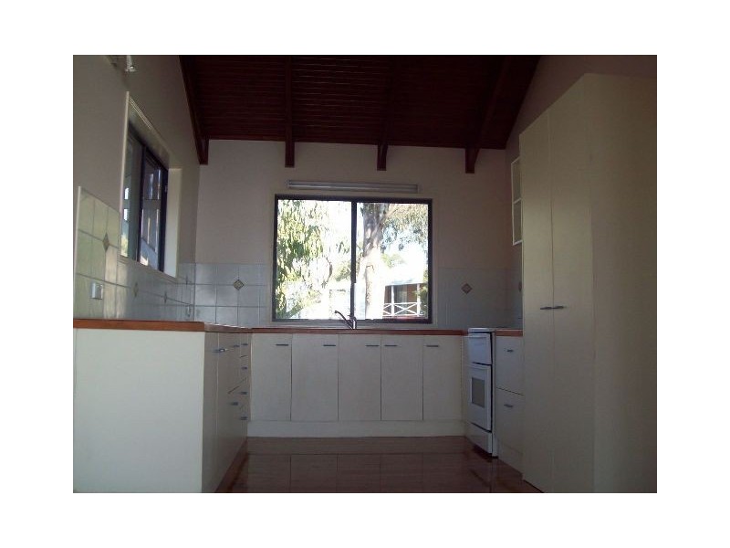 26 KIM CRESCENT, Macleay Island QLD 4184