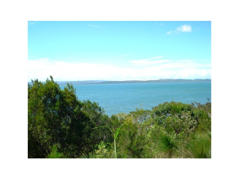 38 Koonwarra Pde, Macleay Island QLD 4184