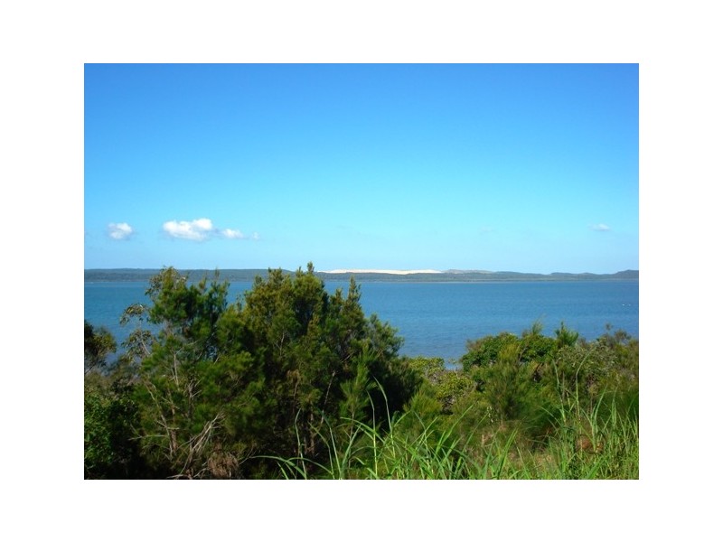 38 Koonwarra Pde, Macleay Island QLD 4184