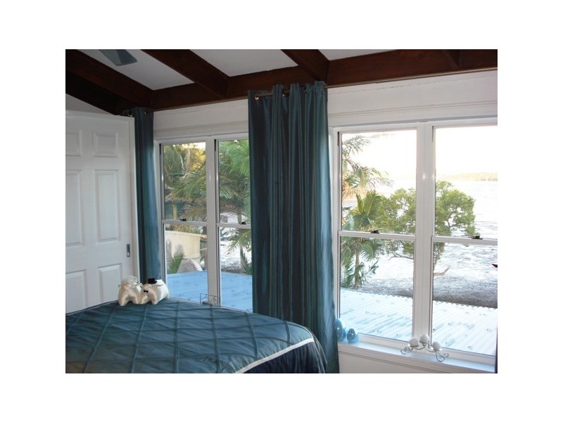 68 Melaleuca Drive, Lamb Island QLD 4184