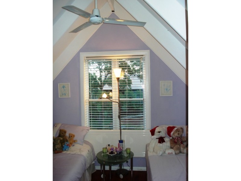 68 Melaleuca Drive, Lamb Island QLD 4184