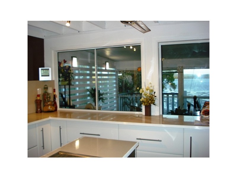 68 Melaleuca Drive, Lamb Island QLD 4184