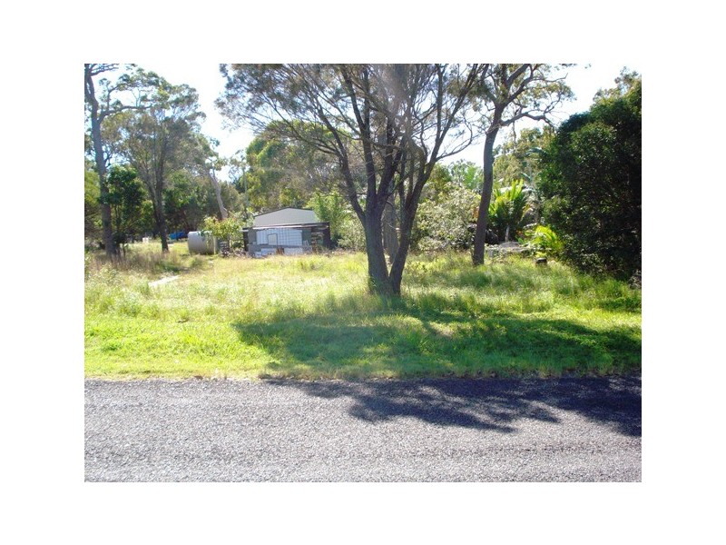 25 Kooberry Street, Macleay Island QLD 4184