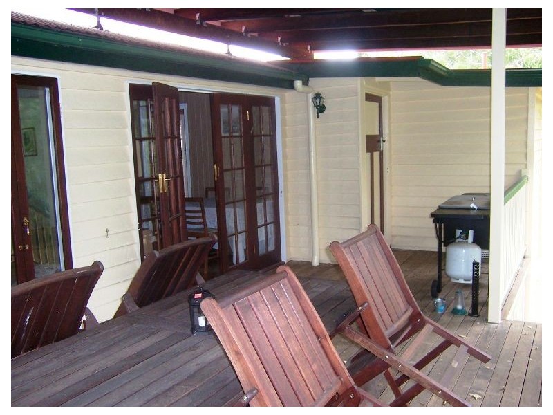 17 Pecan Street, Macleay Island QLD 4184