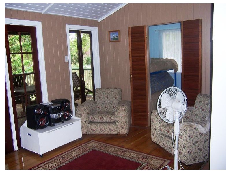 17 Pecan Street, Macleay Island QLD 4184