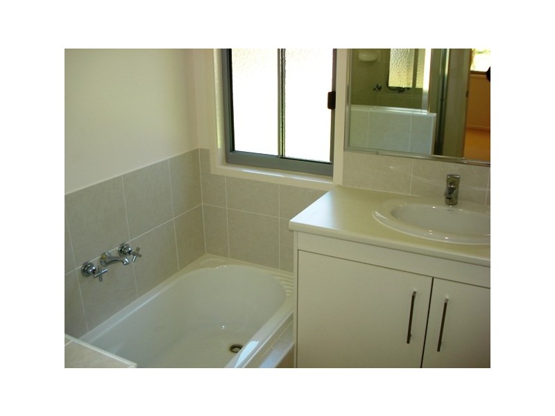 22 Cathy Street, Macleay Island QLD 4184