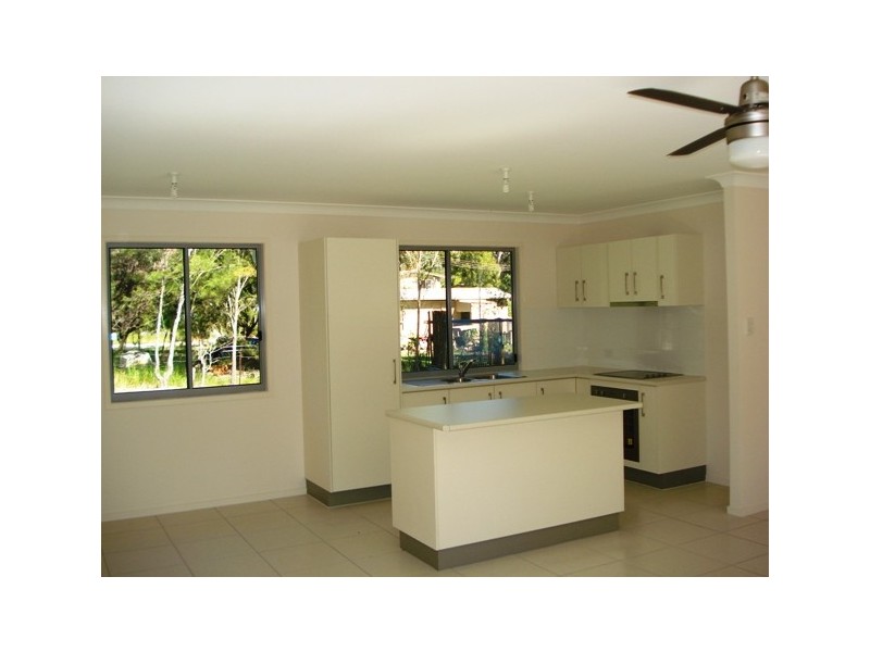 22 Cathy Street, Macleay Island QLD 4184