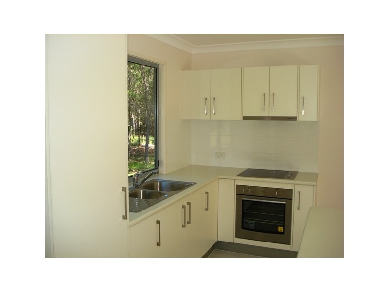 22 Cathy Street, Macleay Island QLD 4184