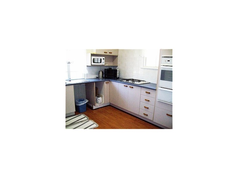 16  Noogie Street, Macleay Island QLD 4184