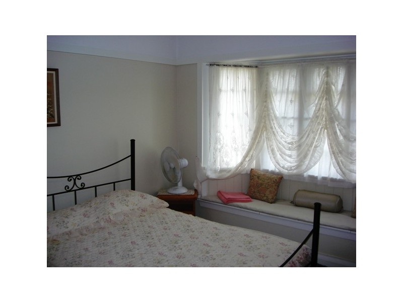 16  Noogie Street, Macleay Island QLD 4184