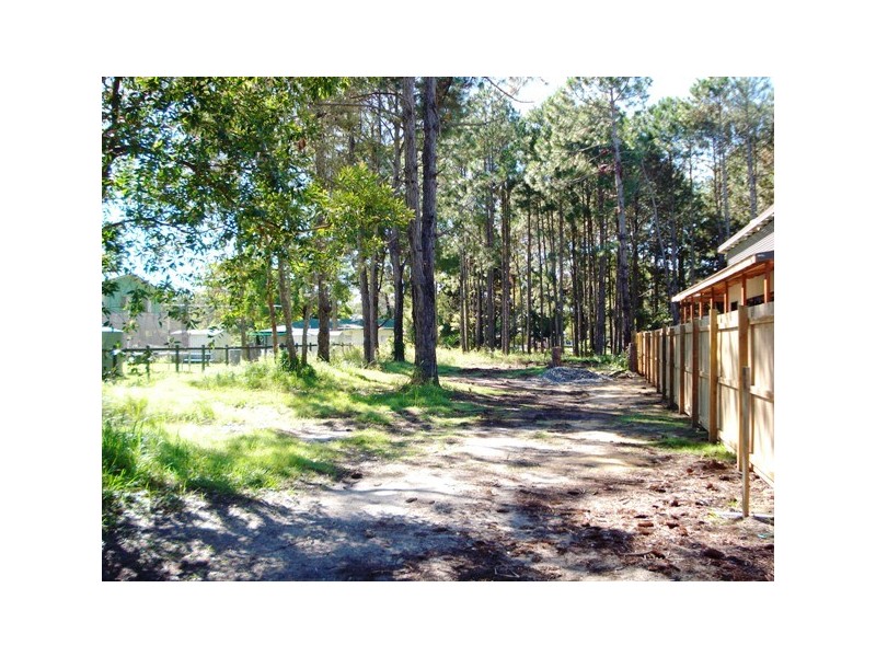 24 Kevin Street, Macleay Island QLD 4184