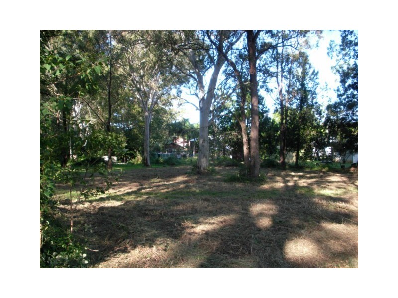 5 Walnut Ct, Macleay Island QLD 4184