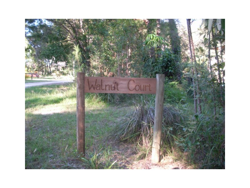 5 Walnut Ct, Macleay Island QLD 4184