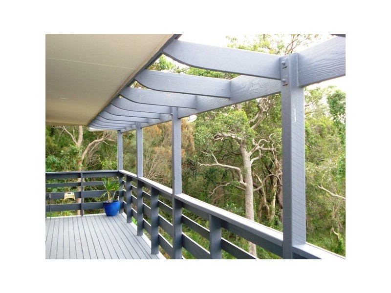 8 Timothy Street, Macleay Island QLD 4184