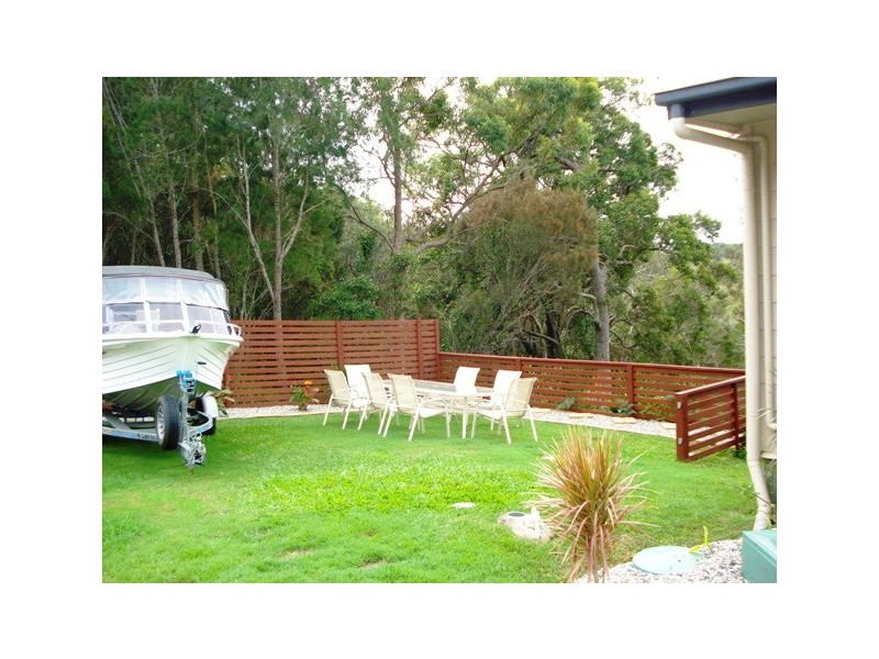 8 Timothy Street, Macleay Island QLD 4184