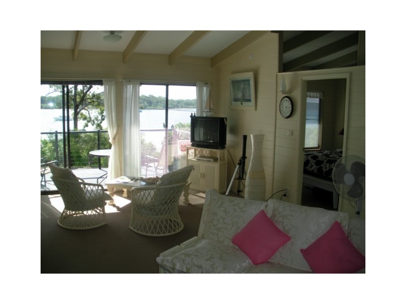 40 The Esplanade, Karragarra Island QLD 4184