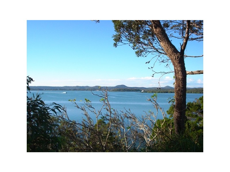 30 Tina Avenue, Lamb Island QLD 4184