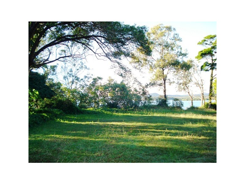 30 Tina Avenue, Lamb Island QLD 4184
