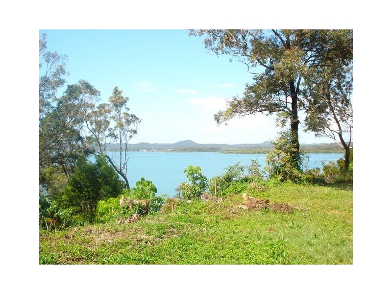 30 Tina Avenue, Lamb Island QLD 4184