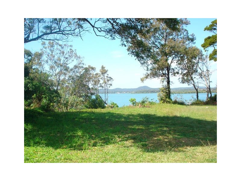 30 Tina Avenue, Lamb Island QLD 4184