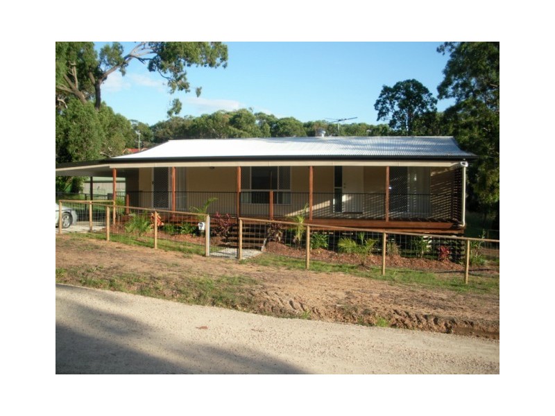 2 MORWONG ST, Macleay Island QLD 4184