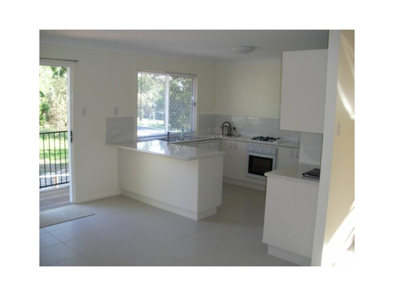 2 MORWONG ST, Macleay Island QLD 4184