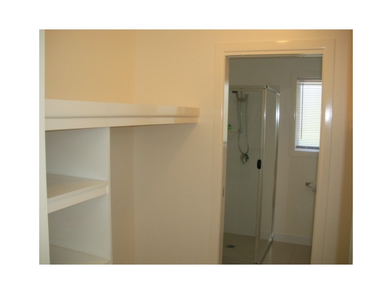 2 MORWONG ST, Macleay Island QLD 4184