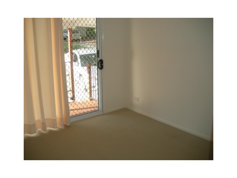 2 MORWONG ST, Macleay Island QLD 4184