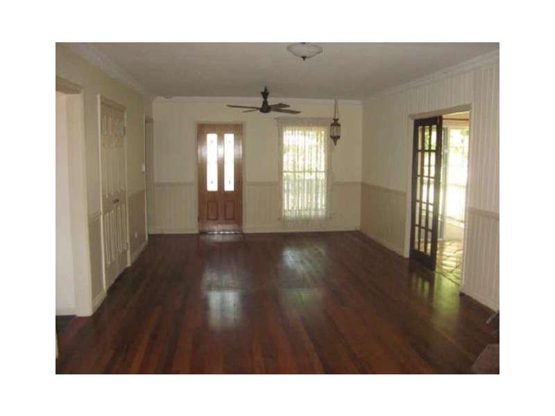 28 Vine Street, Macleay Island QLD 4184