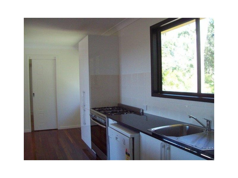 27 BEELONG ST, Macleay Island QLD 4184