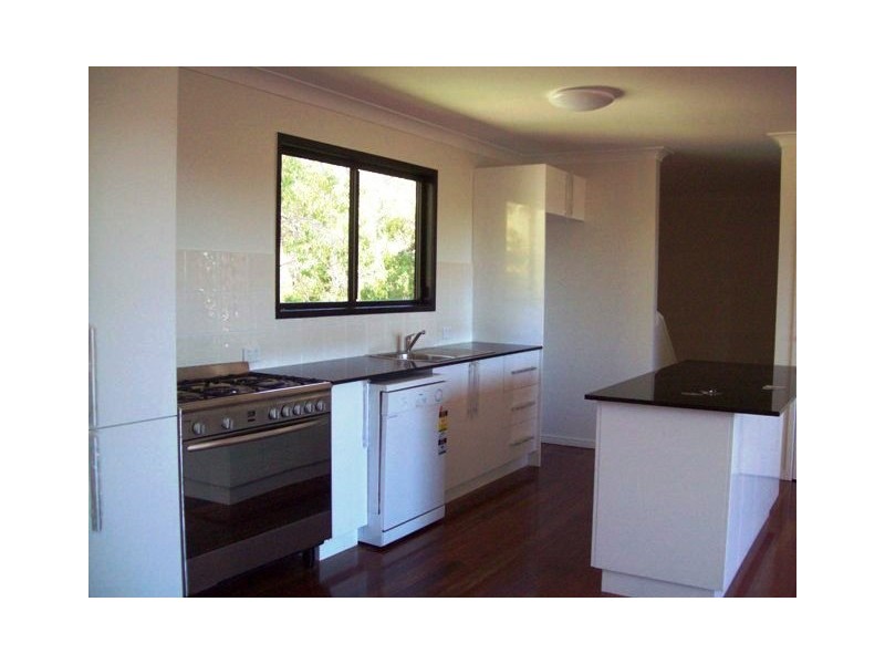 27 BEELONG ST, Macleay Island QLD 4184