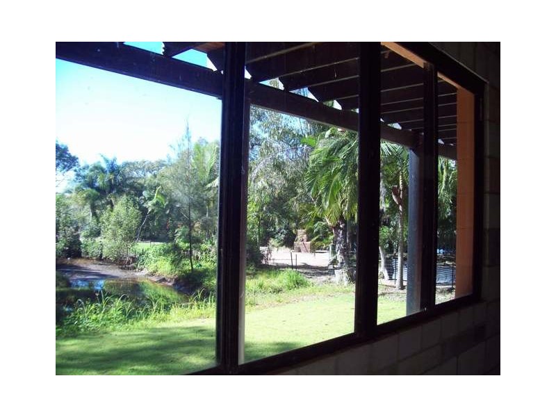 27 BEELONG ST, Macleay Island QLD 4184