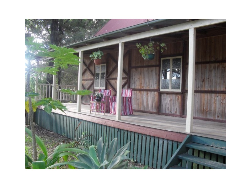 31 Calm Waters Cres, Macleay Island QLD 4184