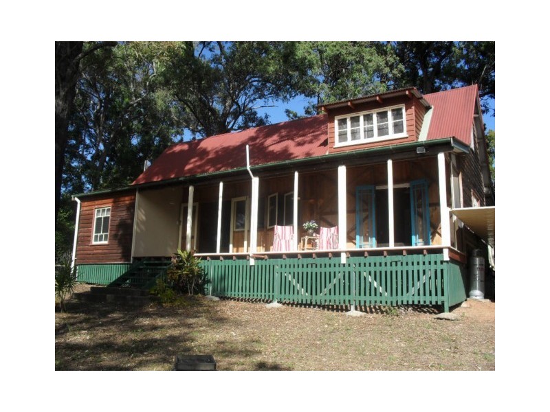 31 Calm Waters Cres, Macleay Island QLD 4184