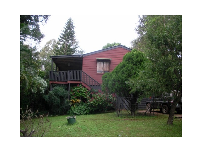 6-10 CON ST, Macleay Island QLD 4184