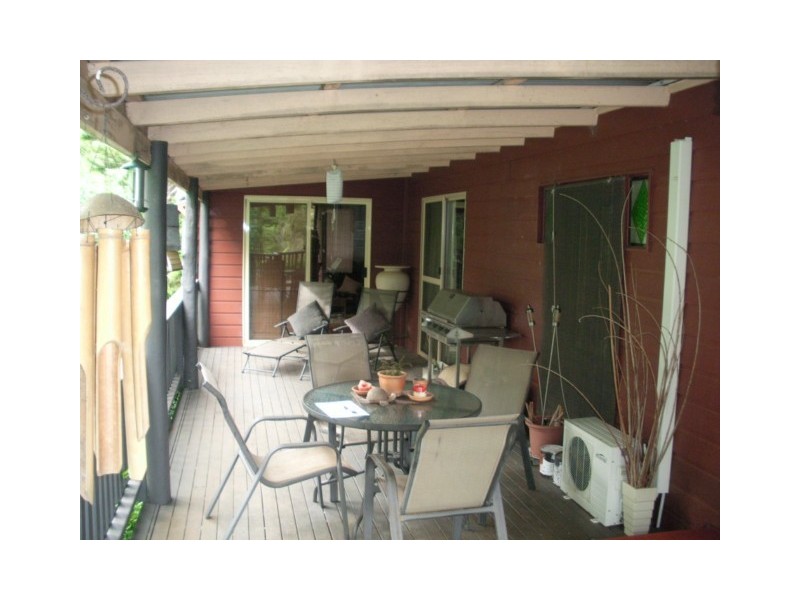 6-10 CON ST, Macleay Island QLD 4184