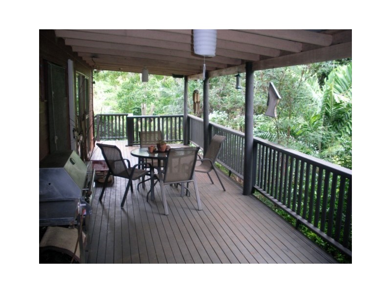 6-10 CON ST, Macleay Island QLD 4184