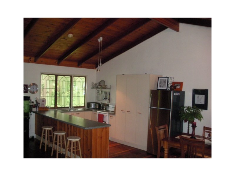 6-10 CON ST, Macleay Island QLD 4184