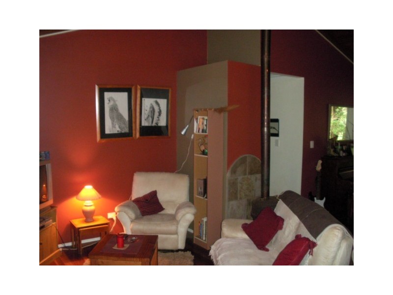 6-10 CON ST, Macleay Island QLD 4184