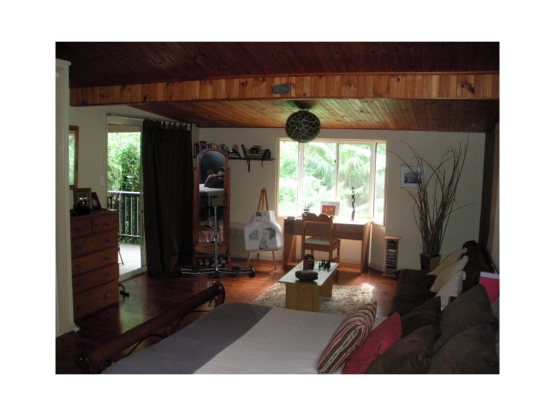 6-10 CON ST, Macleay Island QLD 4184