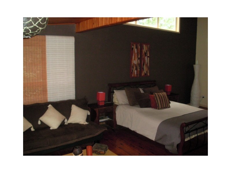 6-10 CON ST, Macleay Island QLD 4184