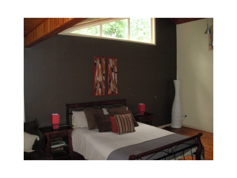 6-10 CON ST, Macleay Island QLD 4184