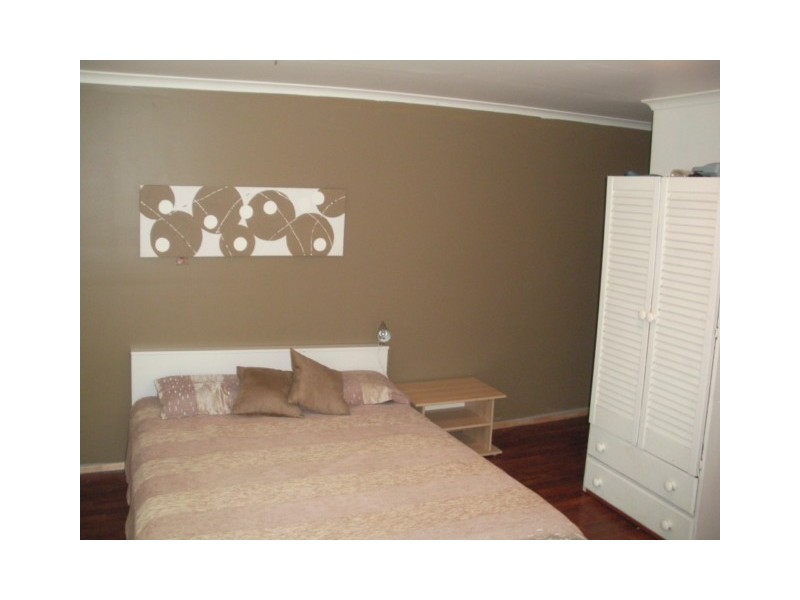 6-10 CON ST, Macleay Island QLD 4184