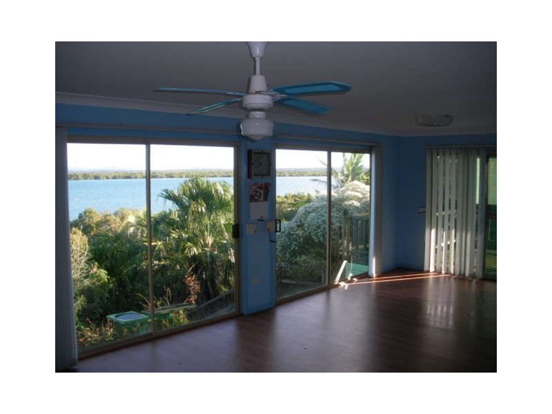 106 WESTERN RD, Macleay Island QLD 4184