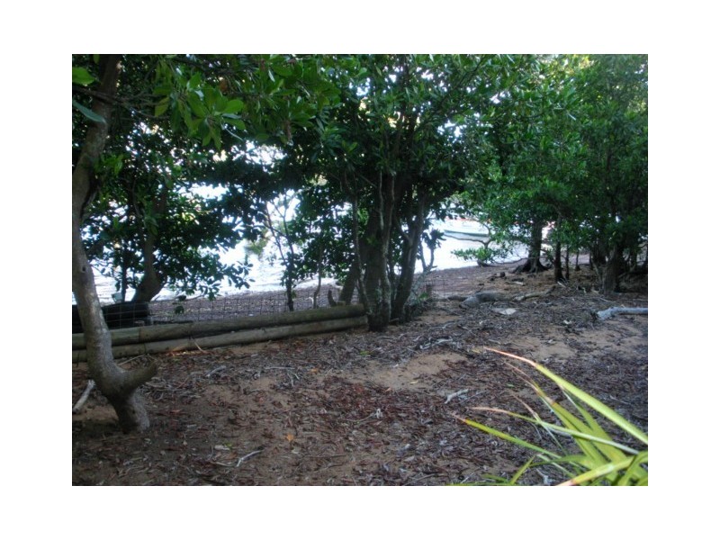 106 WESTERN RD, Macleay Island QLD 4184