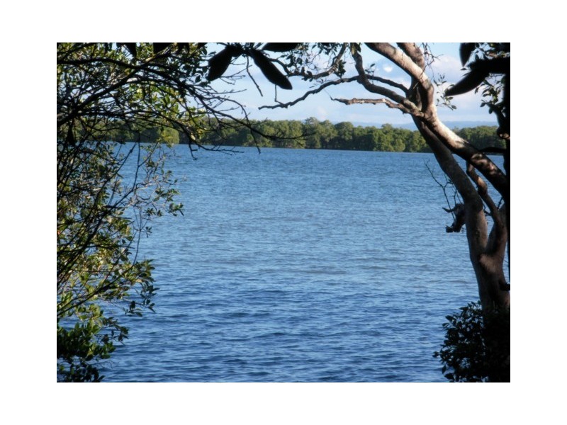 106 WESTERN RD, Macleay Island QLD 4184