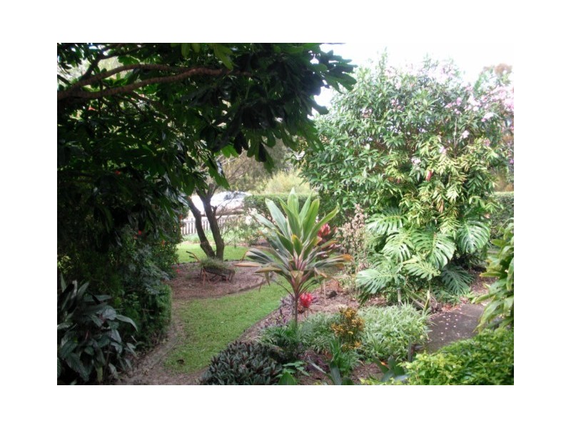 15 ASHTON ST, Macleay Island QLD 4184