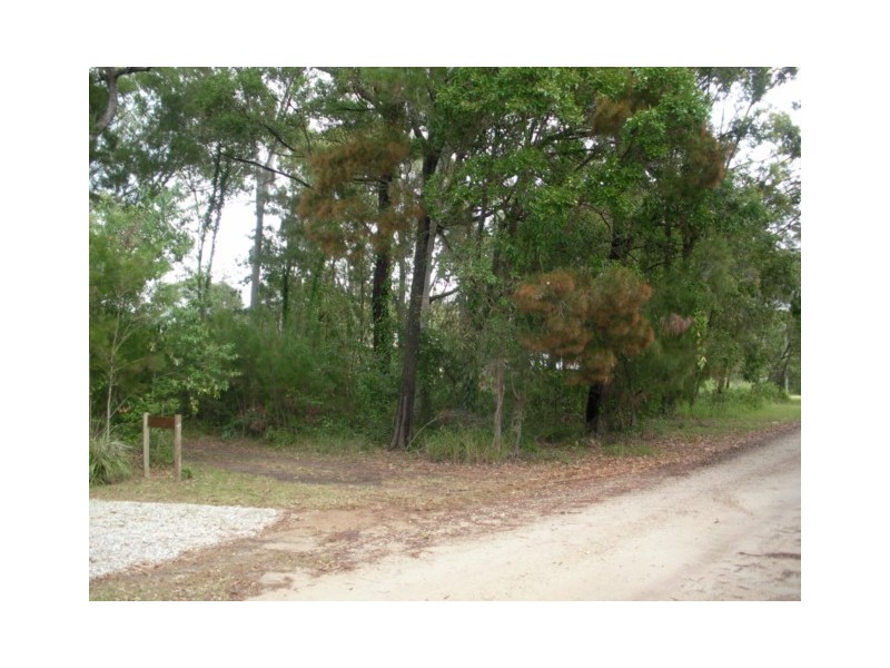 1 WALNUT COURT, Macleay Island QLD 4184